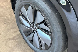 vihreä Nissan Ariya 2023 kuva 43.