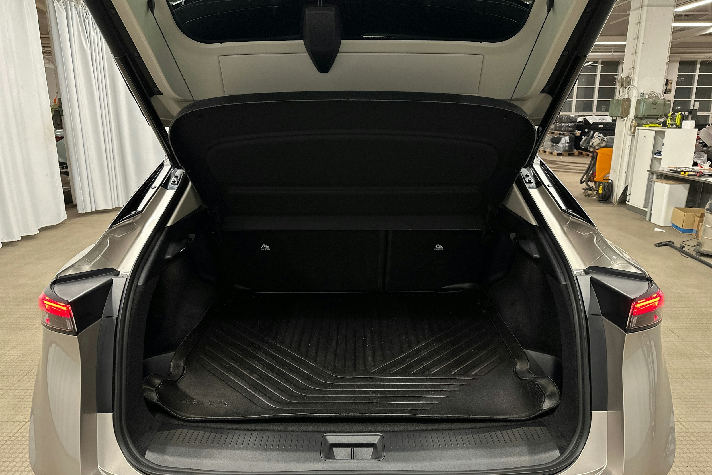 hopea Nissan Ariya 2023 kuva 29.