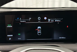 valkoinen Nissan Ariya 2023 kuva 13.