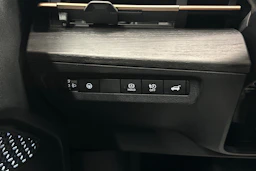 valkoinen Nissan Ariya 2023 kuva 15.