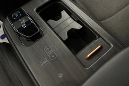valkoinen Nissan Ariya 2023 kuva 26.