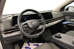 valkoinen Nissan Ariya 2023 kuva 6.