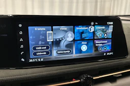 valkoinen Nissan Ariya 2023 kuva 18.