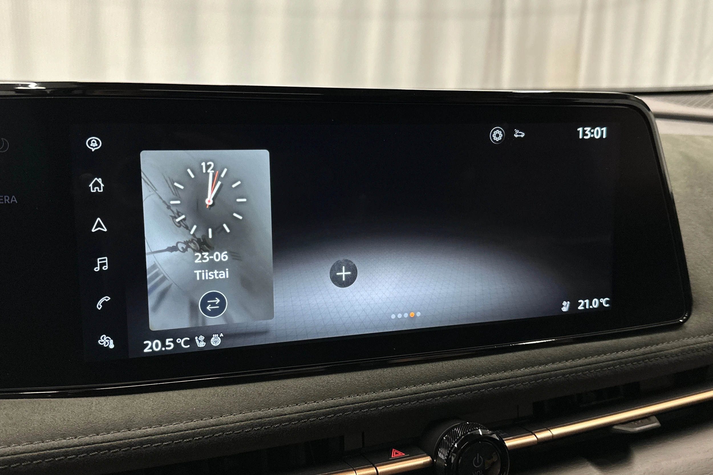 valkoinen Nissan Ariya 2023 kuva 20.