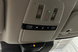 valkoinen Nissan Ariya 2023 kuva 32.