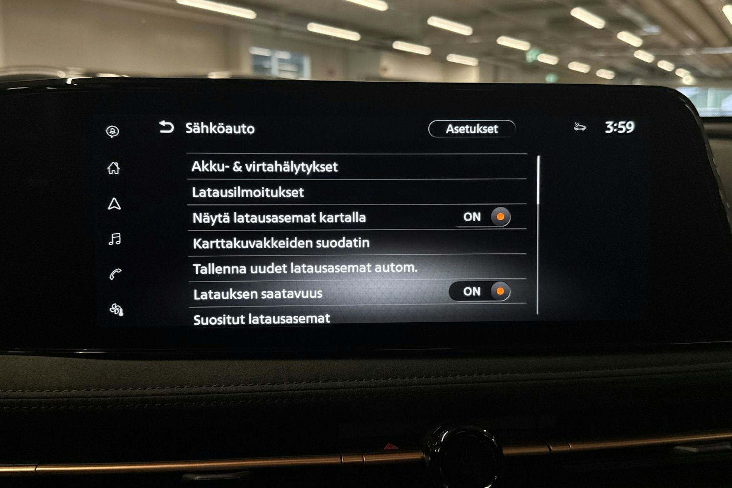 sininen Nissan Ariya 2023 kuva 32.