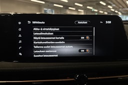 sininen Nissan Ariya 2023 kuva 32.