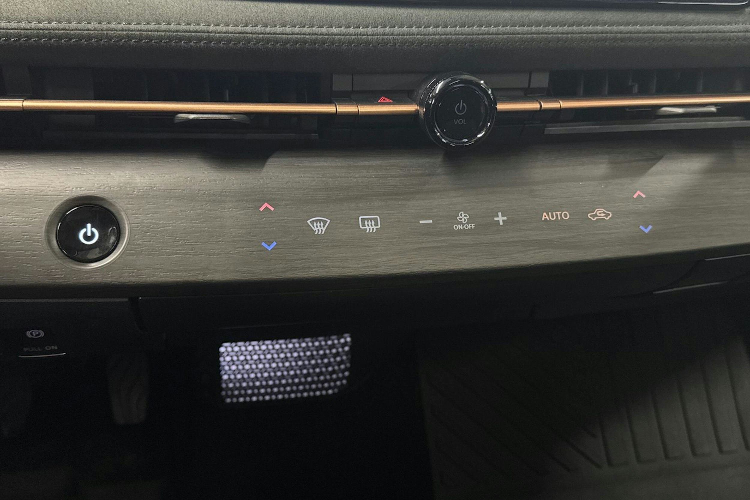 sininen Nissan Ariya 2023 kuva 33.