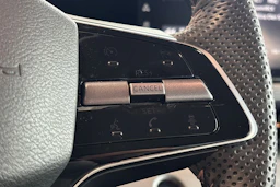 monivär. Nissan Ariya 2024 kuva 18.
