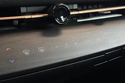 monivär. Nissan Ariya 2024 kuva 21.