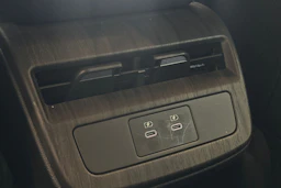 monivär. Nissan Ariya 2024 kuva 39.