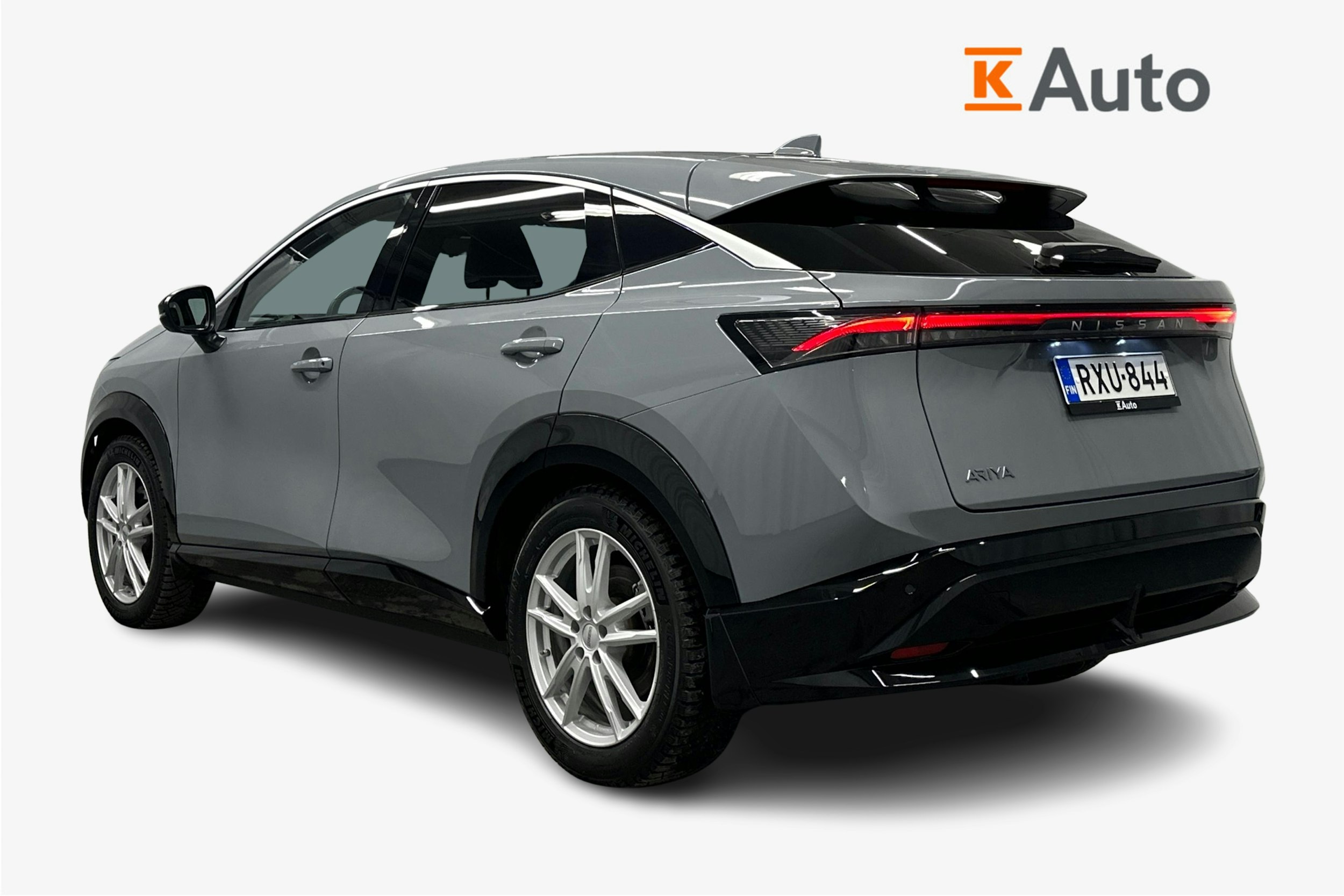 harmaa Nissan Ariya 2024 kuva 2.
