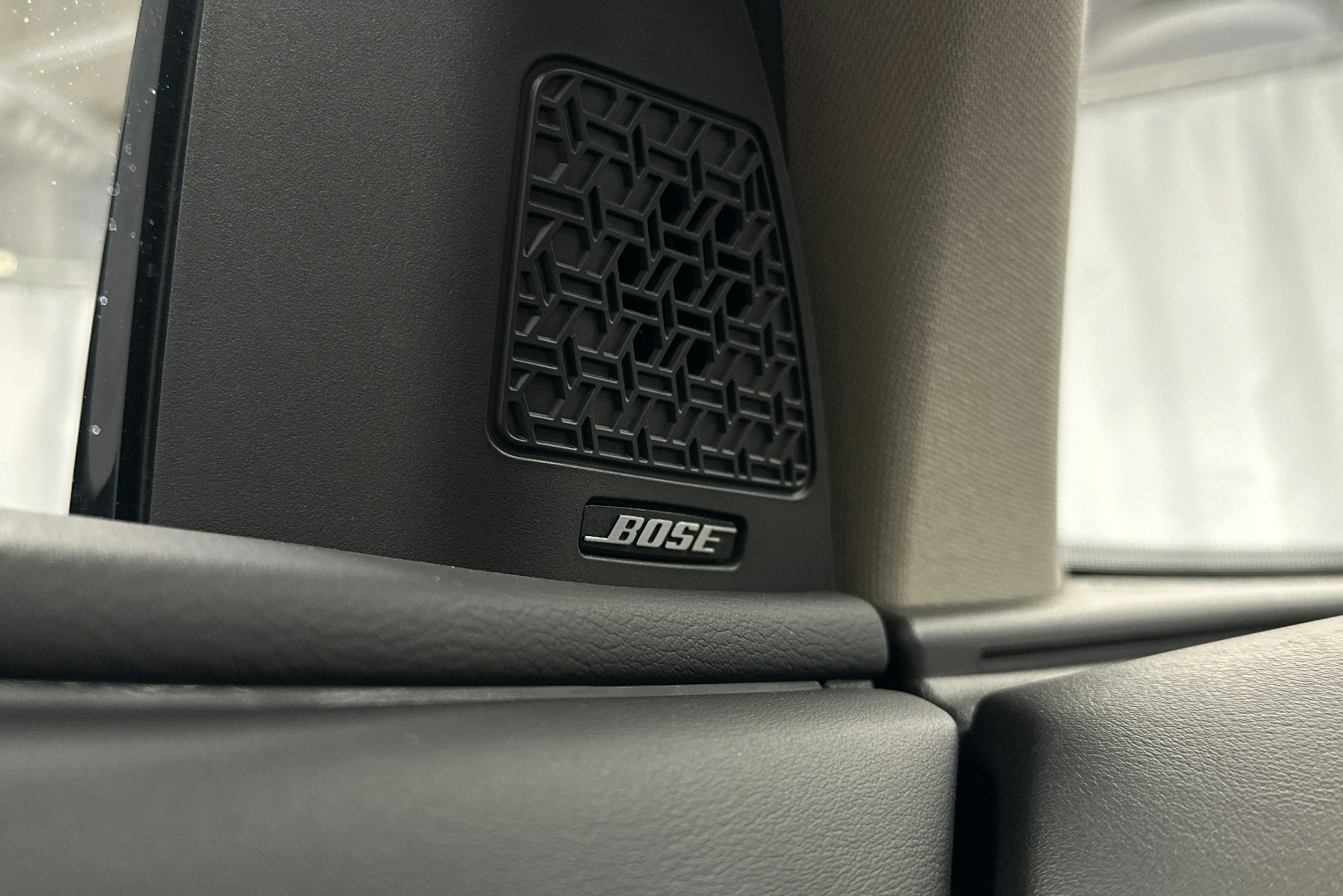 harmaa Nissan Ariya 2024 kuva 24.