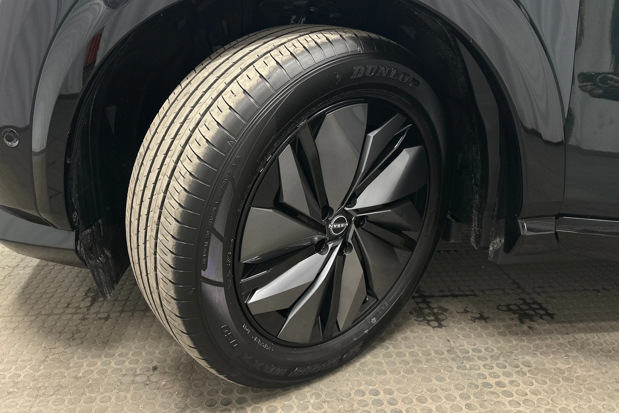 vihreä Nissan Ariya 2025 kuva 10.