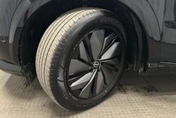 vihreä Nissan Ariya 2025 kuva 10.
