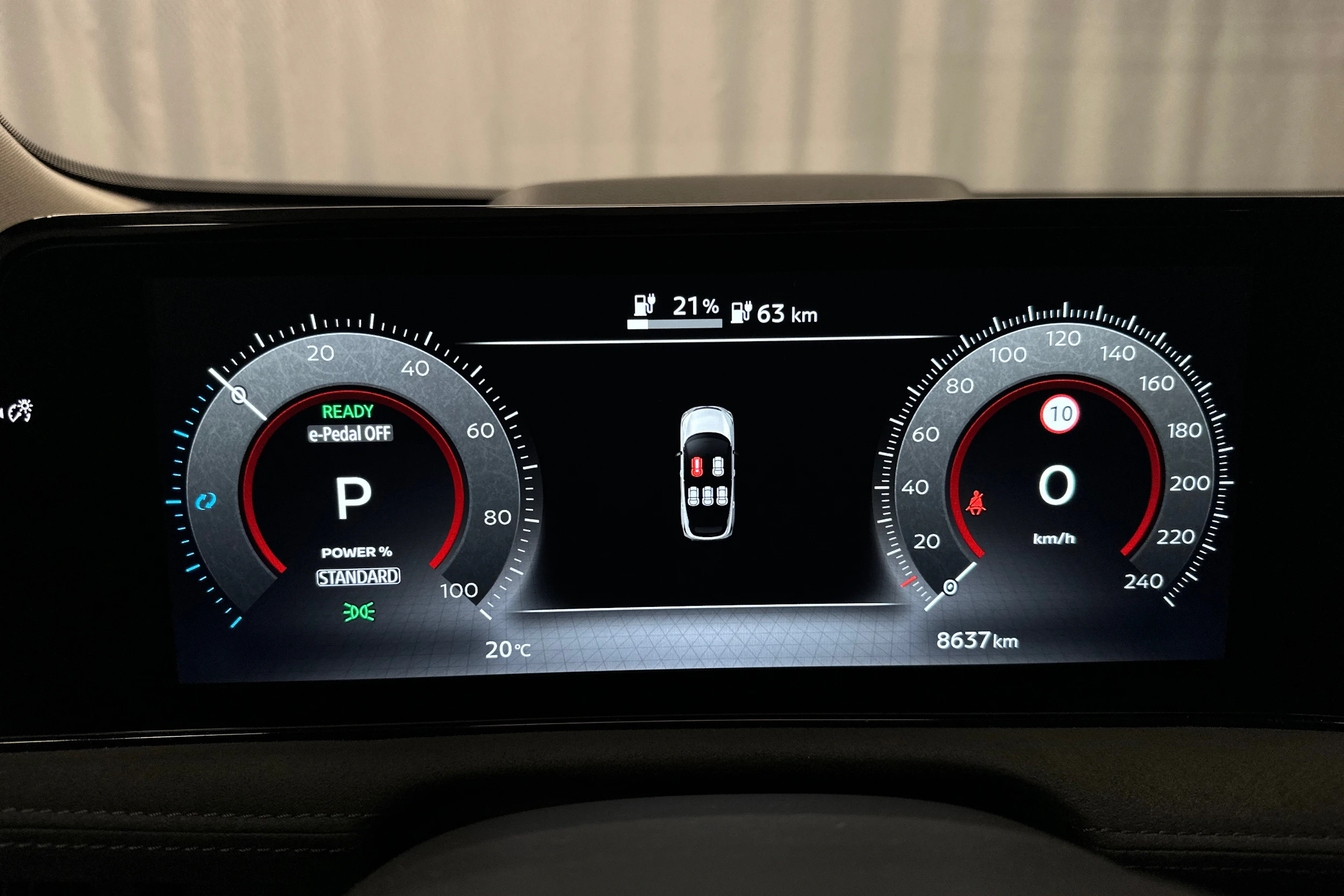 vihreä Nissan Ariya 2025 kuva 13.