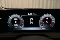 vihreä Nissan Ariya 2025 kuva 13.