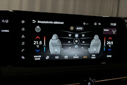 vihreä Nissan Ariya 2025 kuva 25.
