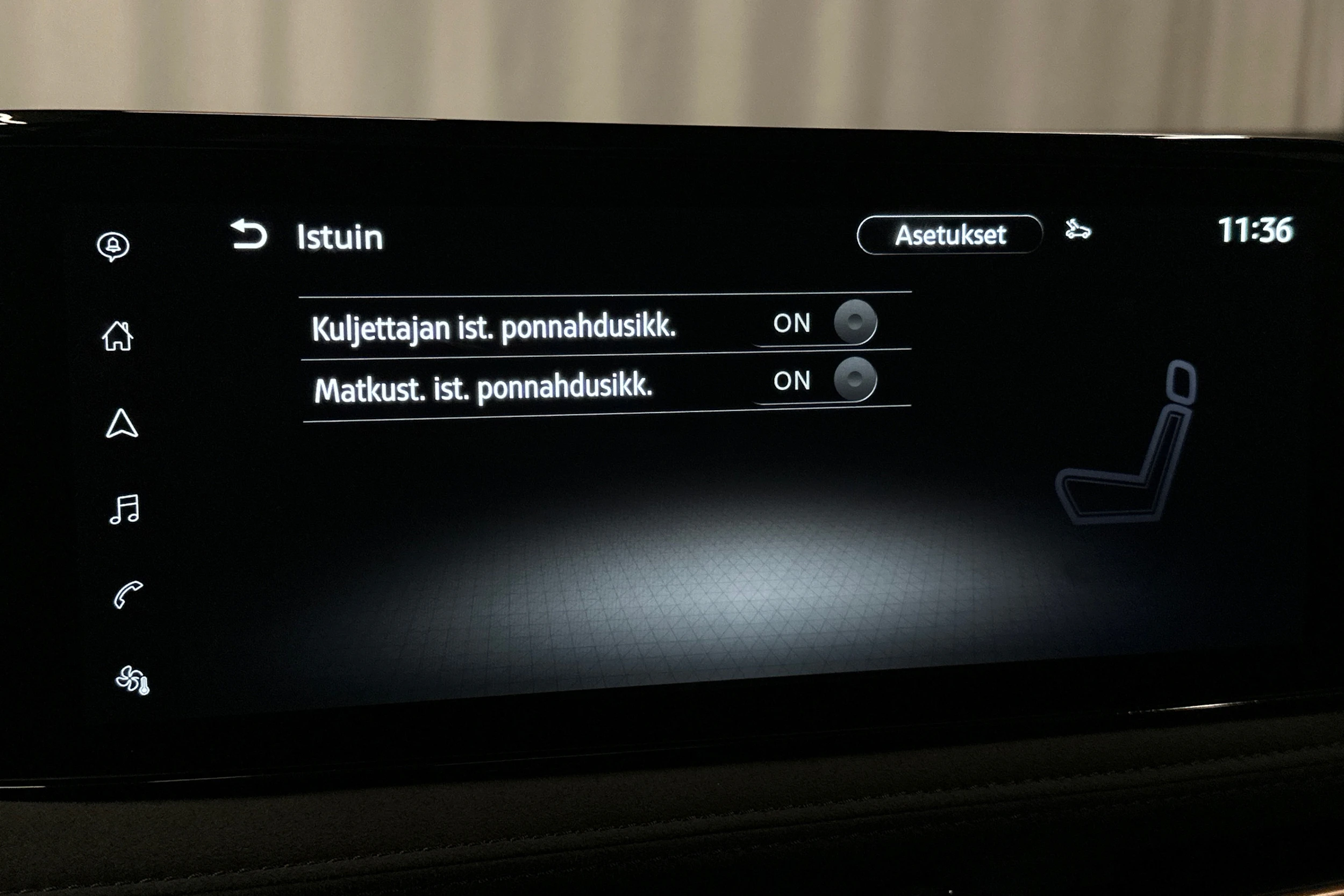 vihreä Nissan Ariya 2025 kuva 30.