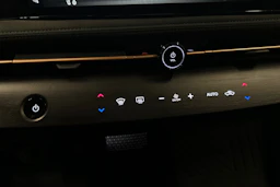 vihreä Nissan Ariya 2025 kuva 32.