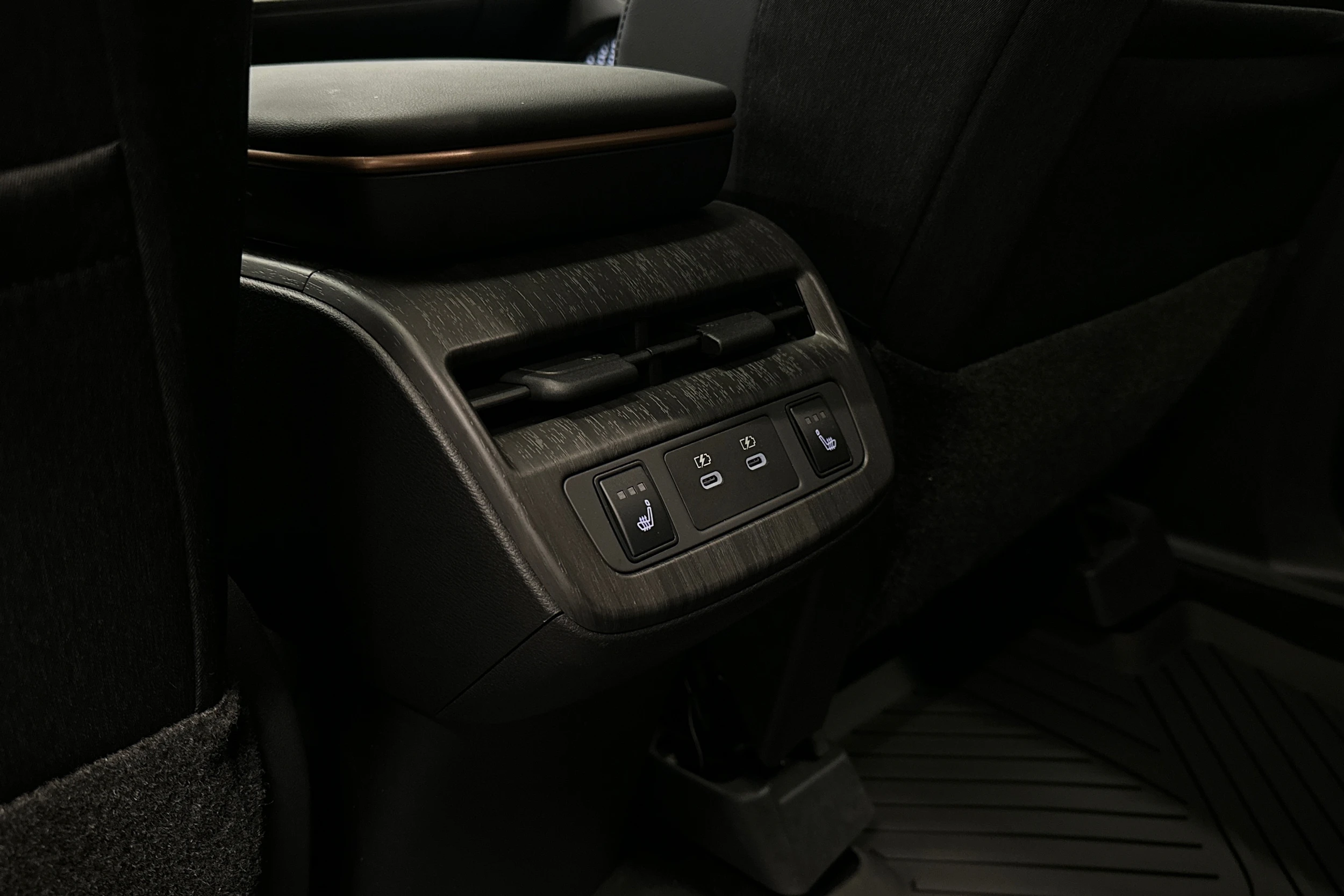 vihreä Nissan Ariya 2025 kuva 36.
