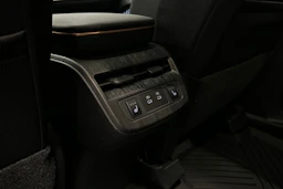 vihreä Nissan Ariya 2025 kuva 36.