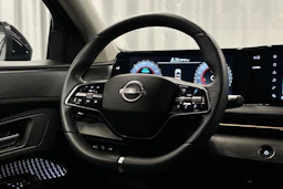 musta Nissan Ariya 2025 kuva 15.