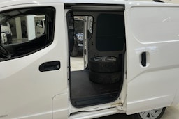 valkoinen Nissan e-NV200 2018 kuva 16.