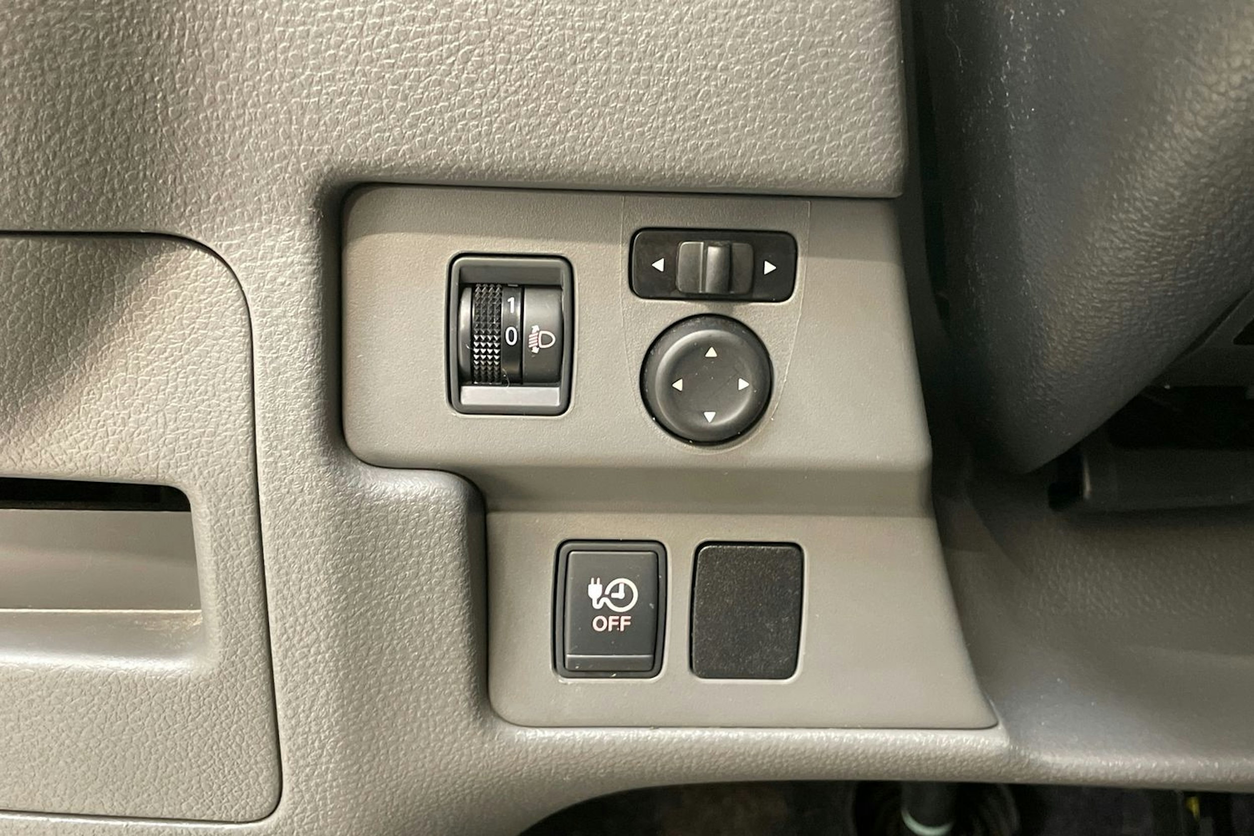 valkoinen Nissan e-NV200 2018 kuva 17.