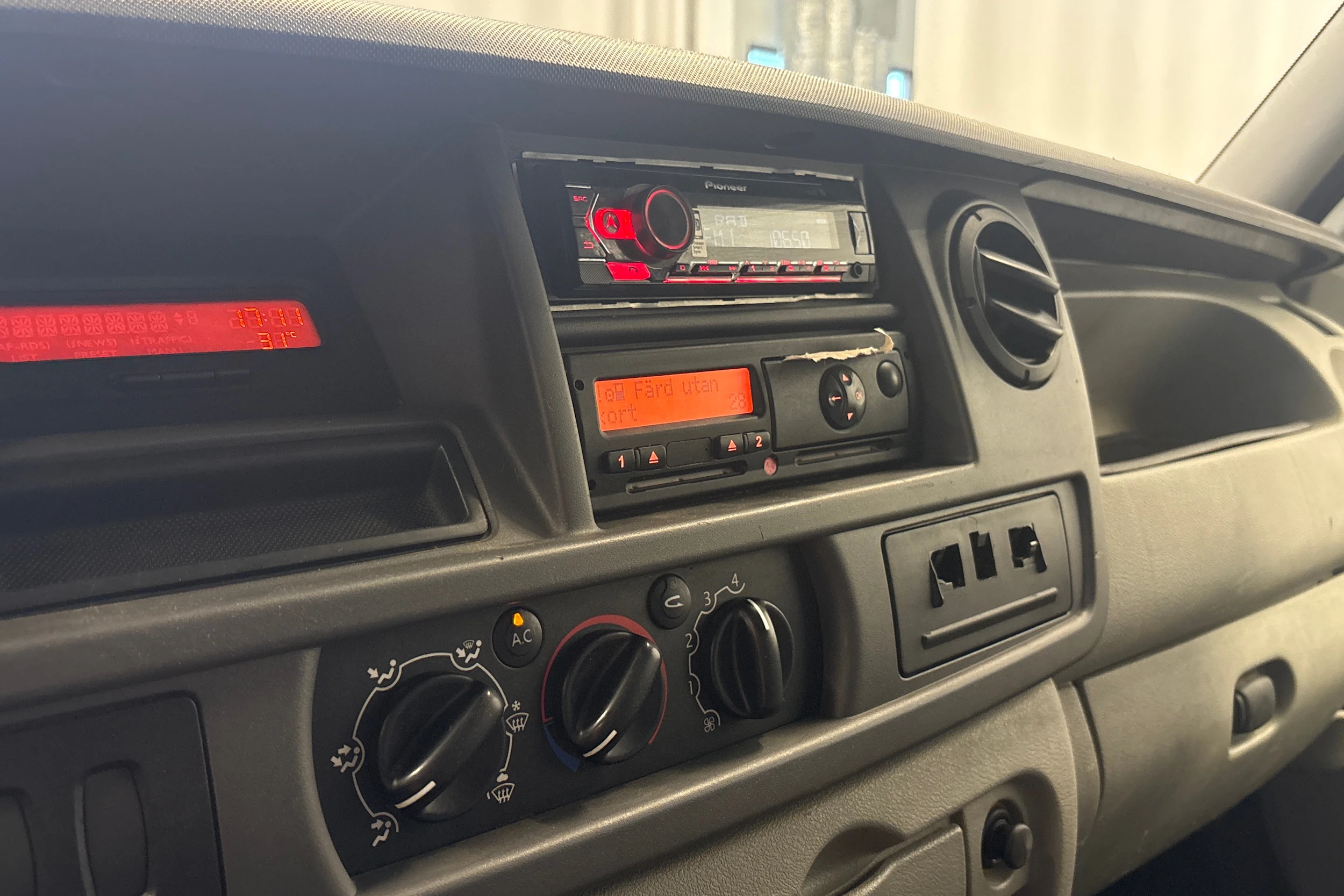 harmaa Nissan Interstar 2008 kuva 12.