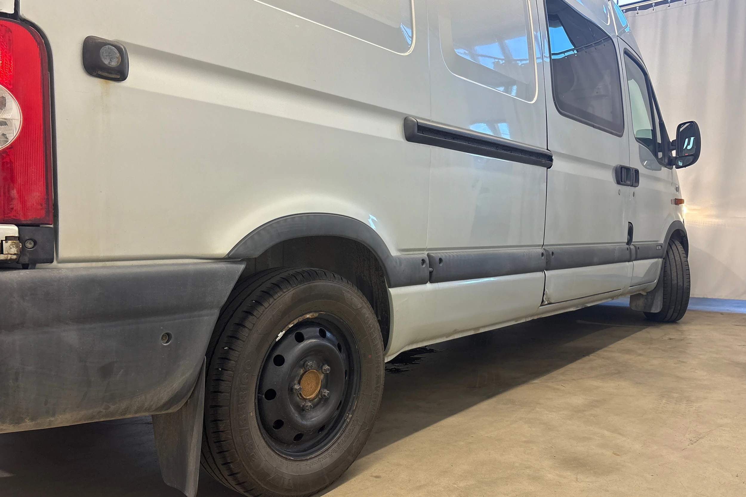 harmaa Nissan Interstar 2008 kuva 24.