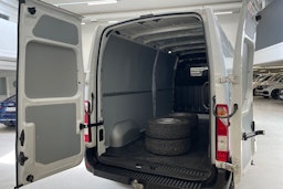 valkoinen Nissan Interstar 2023 kuva 15.