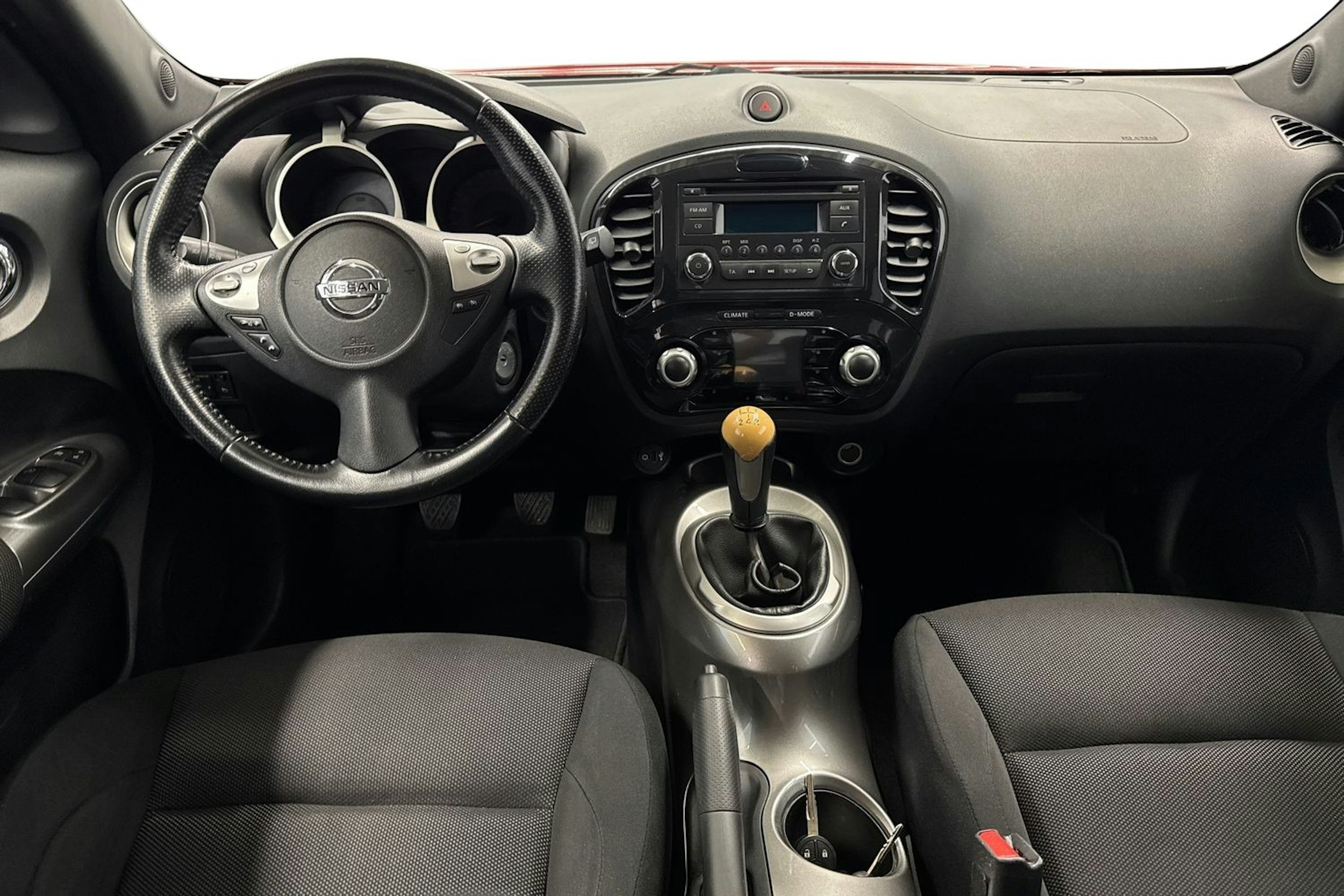 punainen Nissan Juke 2010 kuva 9.