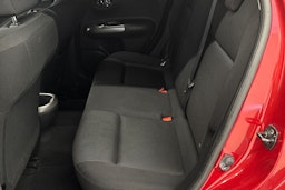 punainen Nissan Juke 2010 kuva 10.