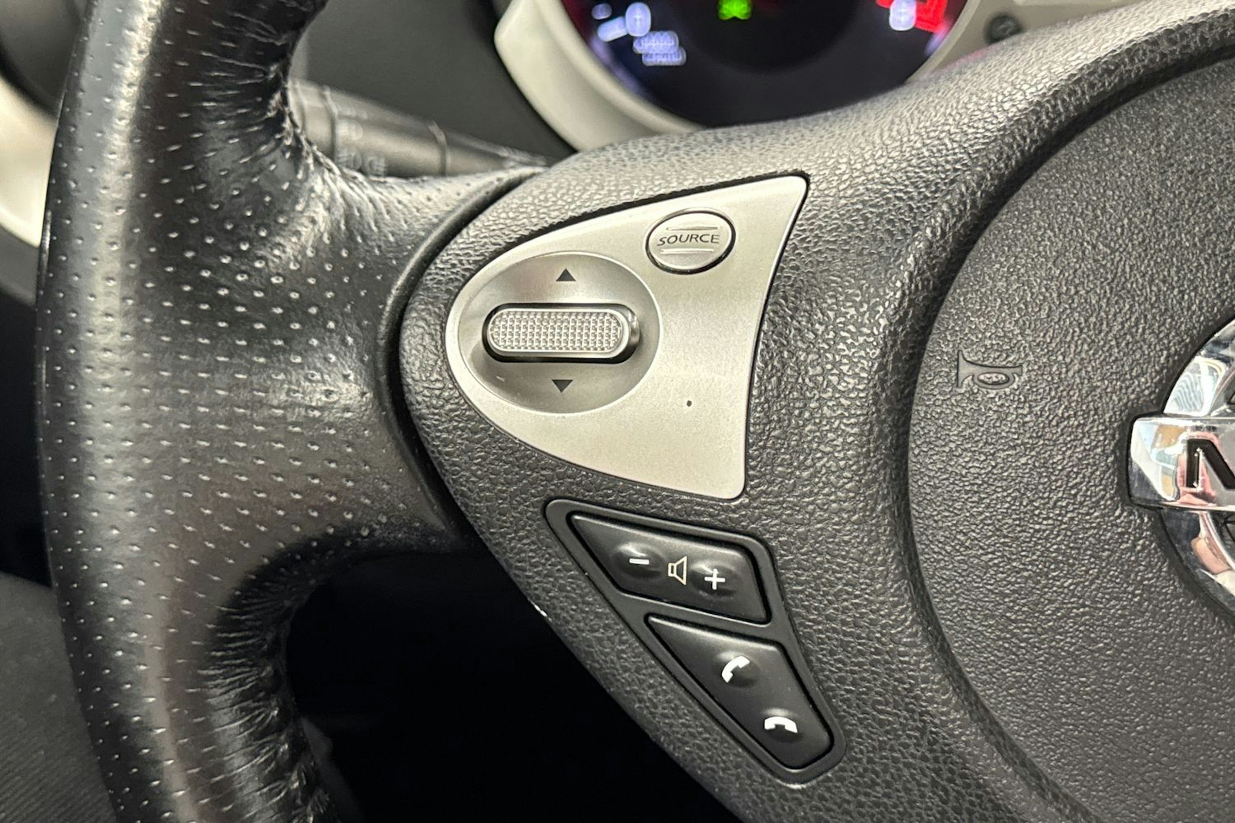 punainen Nissan Juke 2010 kuva 16.