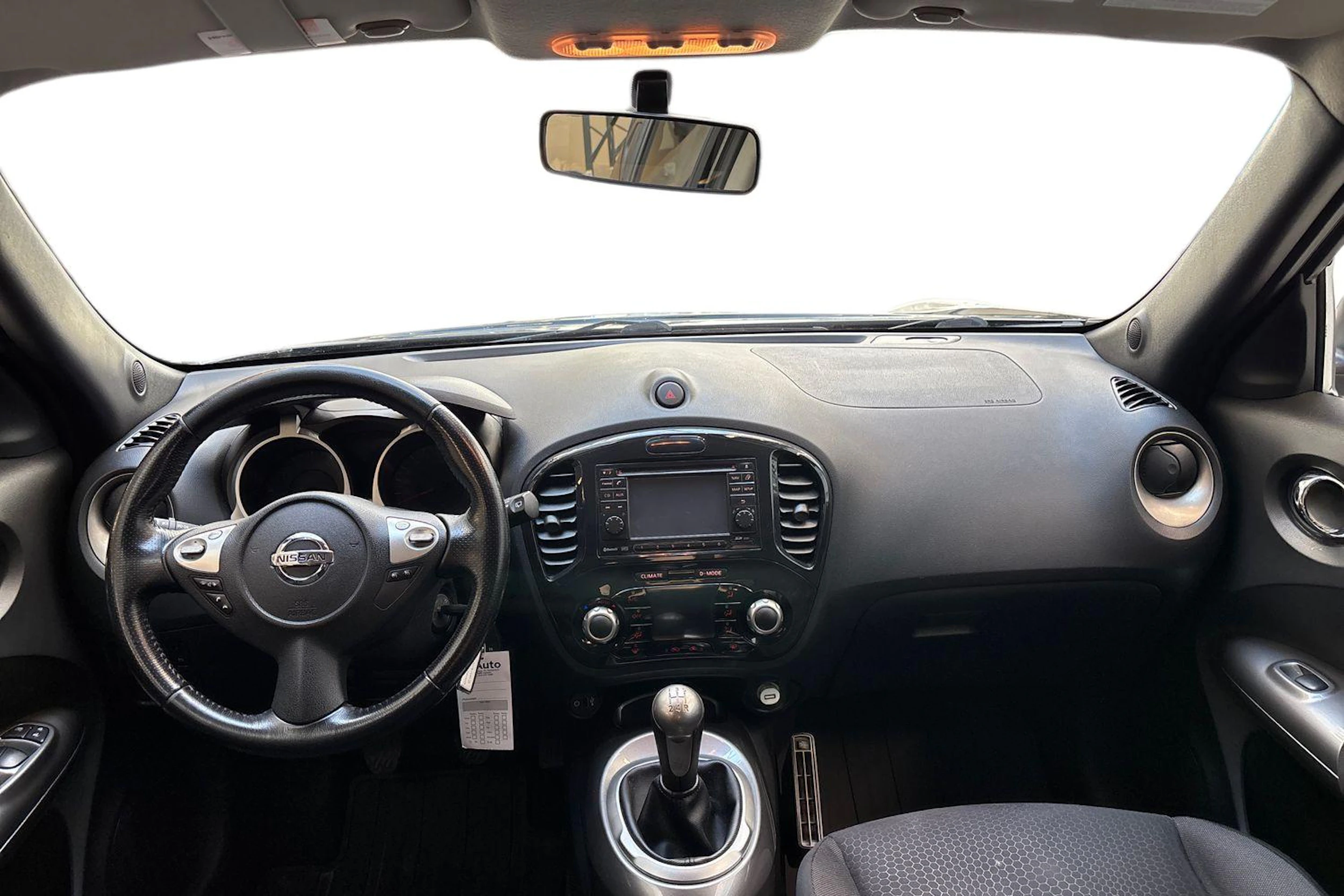 musta Nissan Juke 2011 kuva 9.