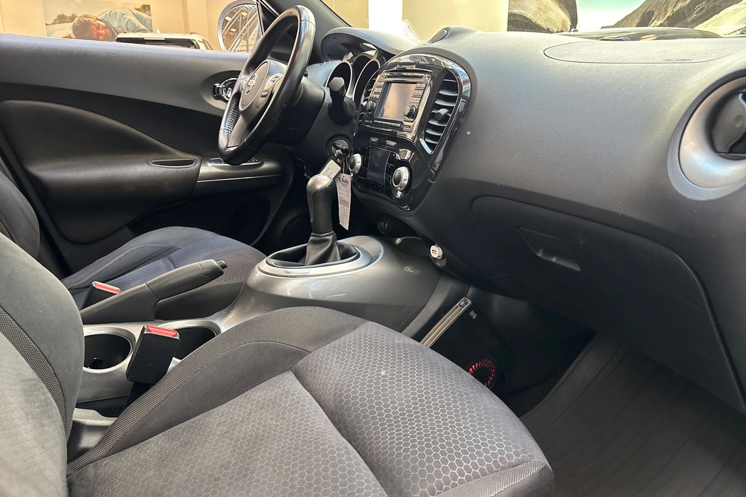 musta Nissan Juke 2011 kuva 26.
