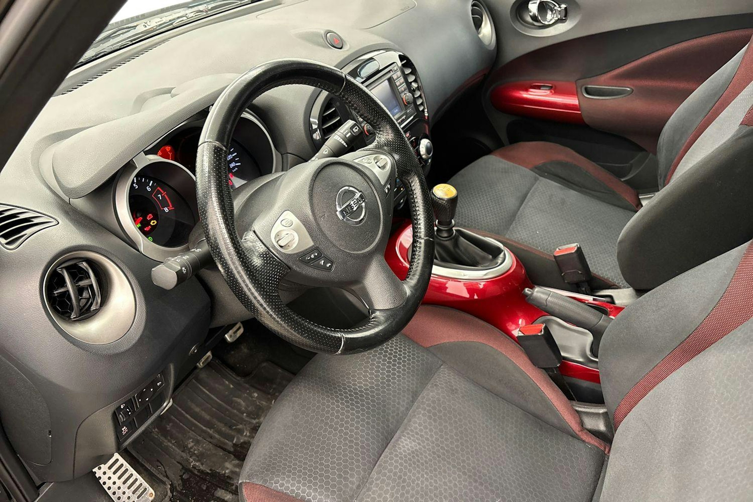 Musta Nissan Juke 2011 kuva 7.