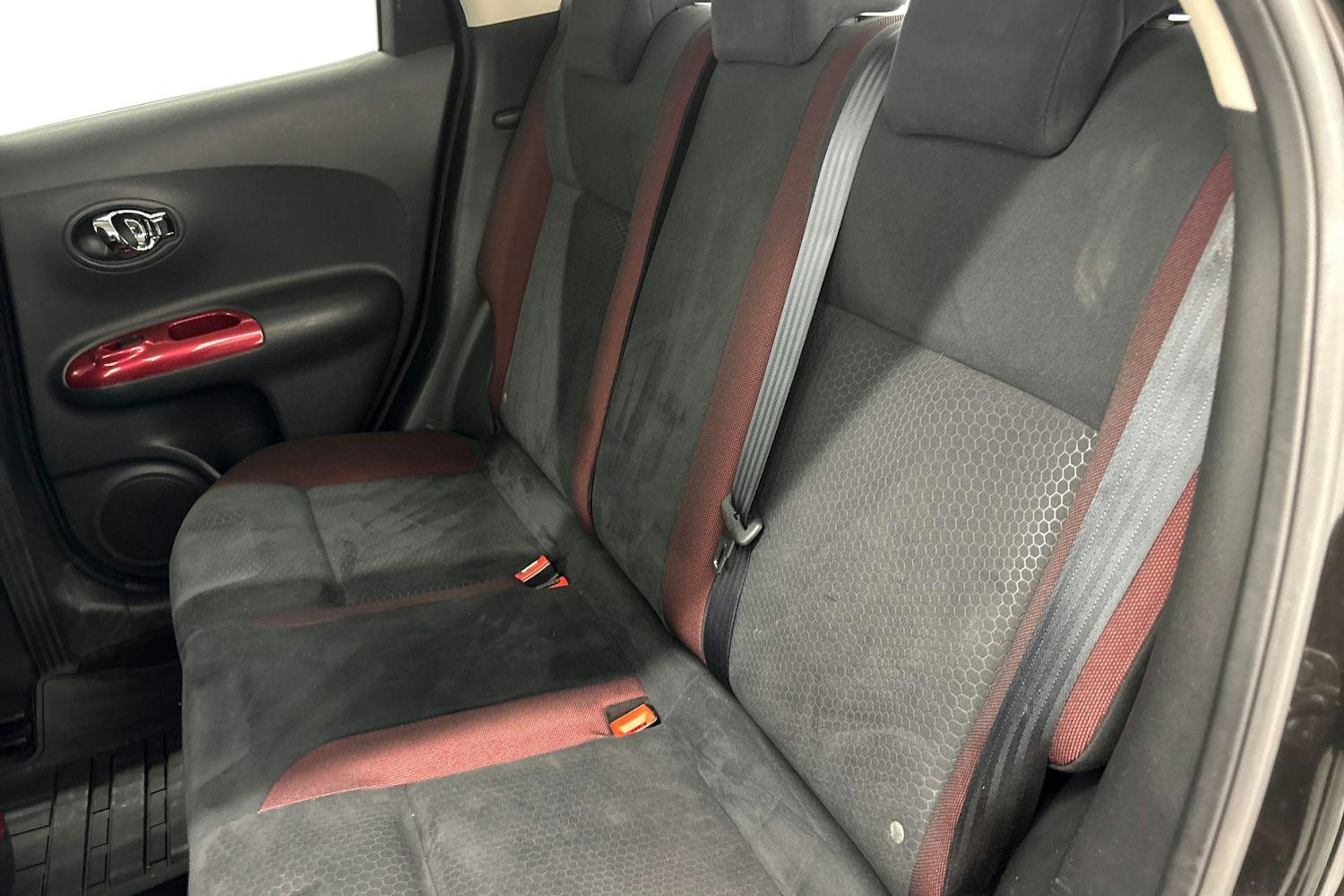 Musta Nissan Juke 2011 kuva 10.