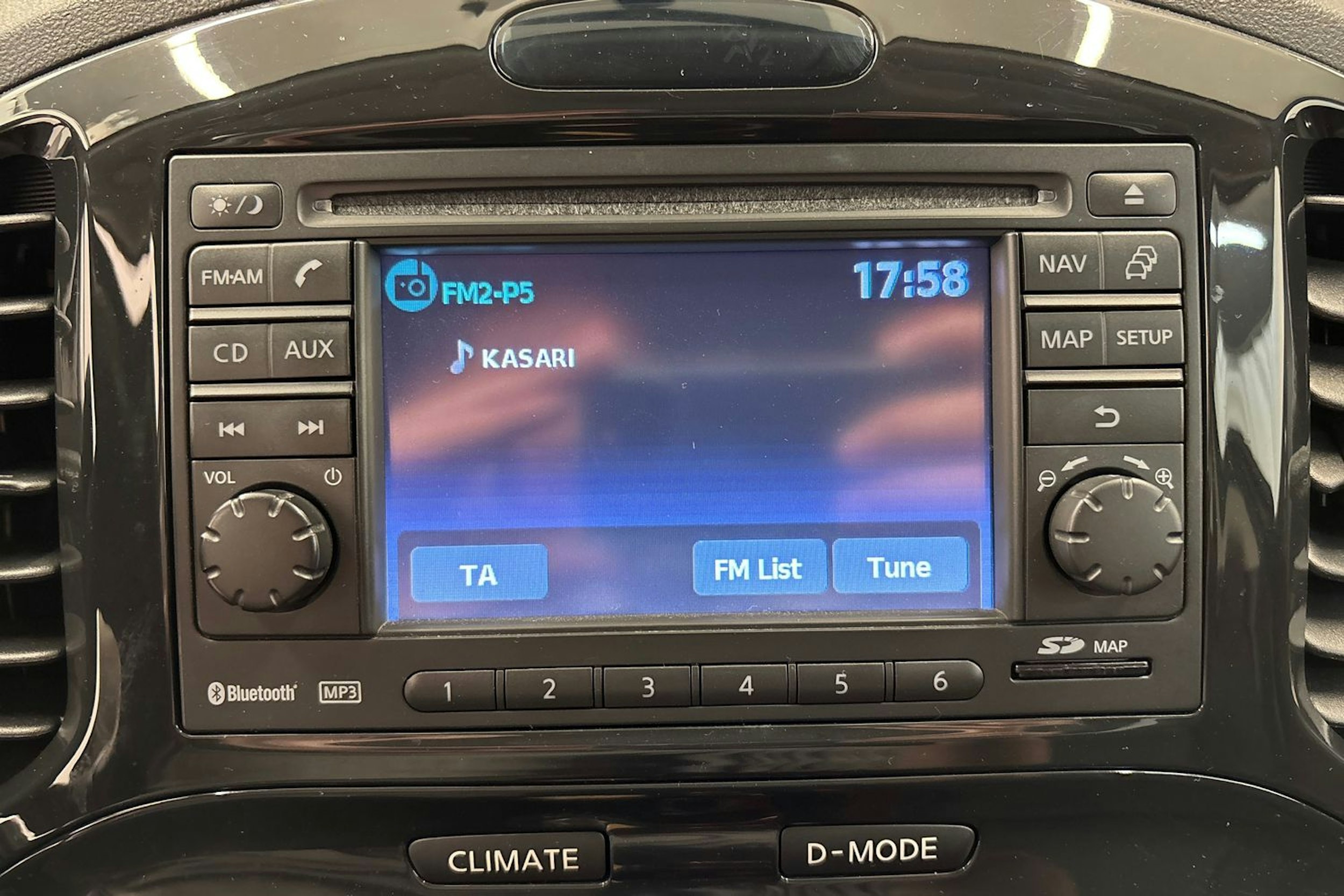Musta Nissan Juke 2011 kuva 18.