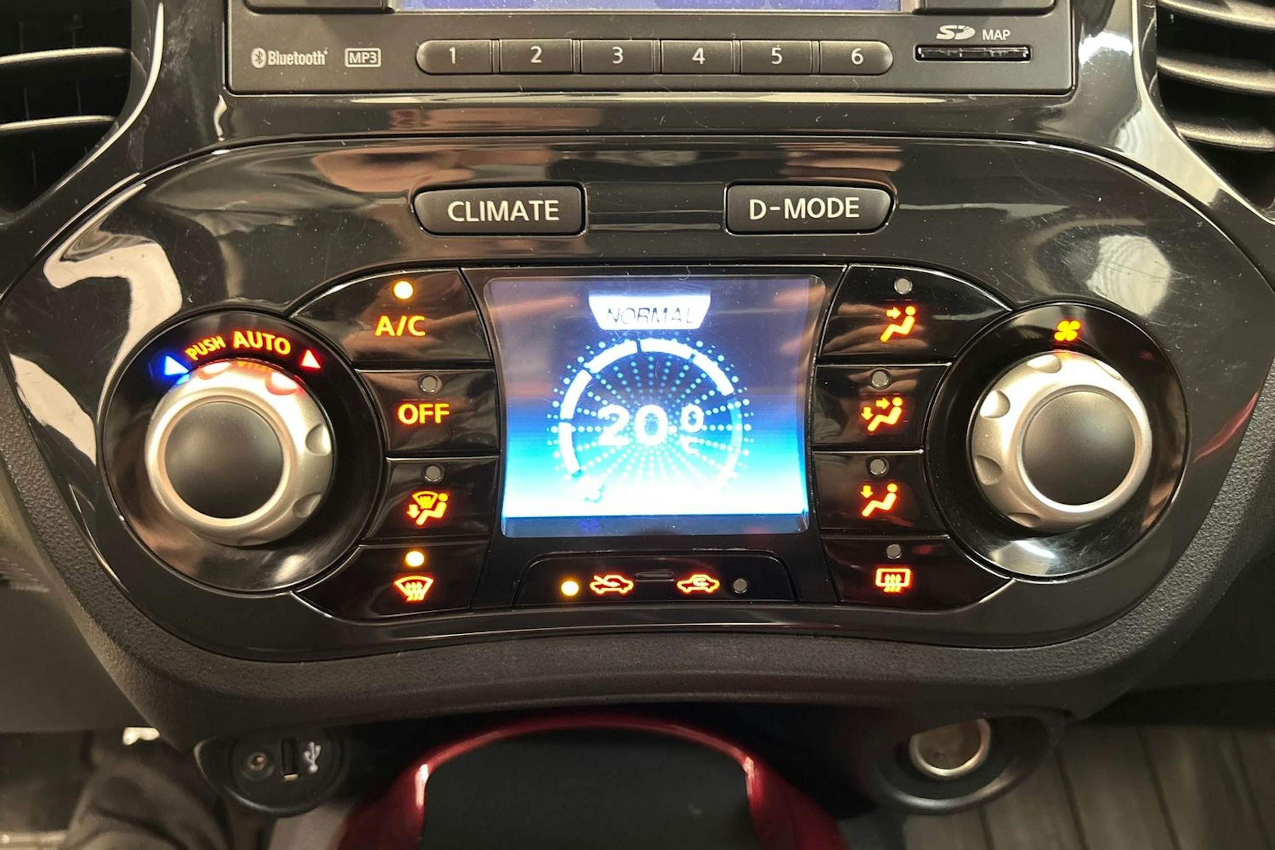 Musta Nissan Juke 2011 kuva 19.
