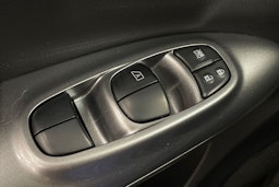Ruskea (beige) Nissan Juke 2011 kuva 14.