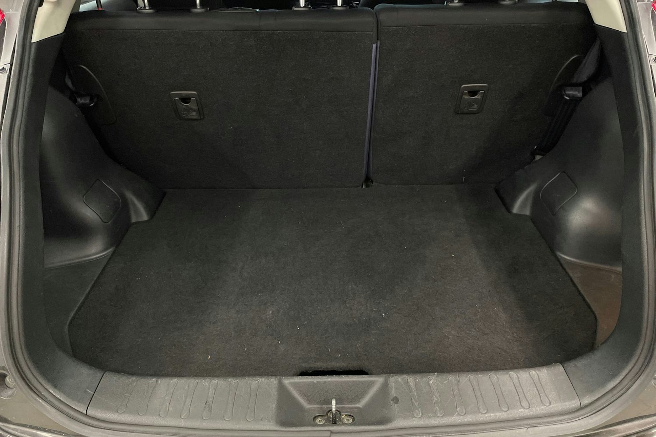Ruskea (beige) Nissan Juke 2011 kuva 24.
