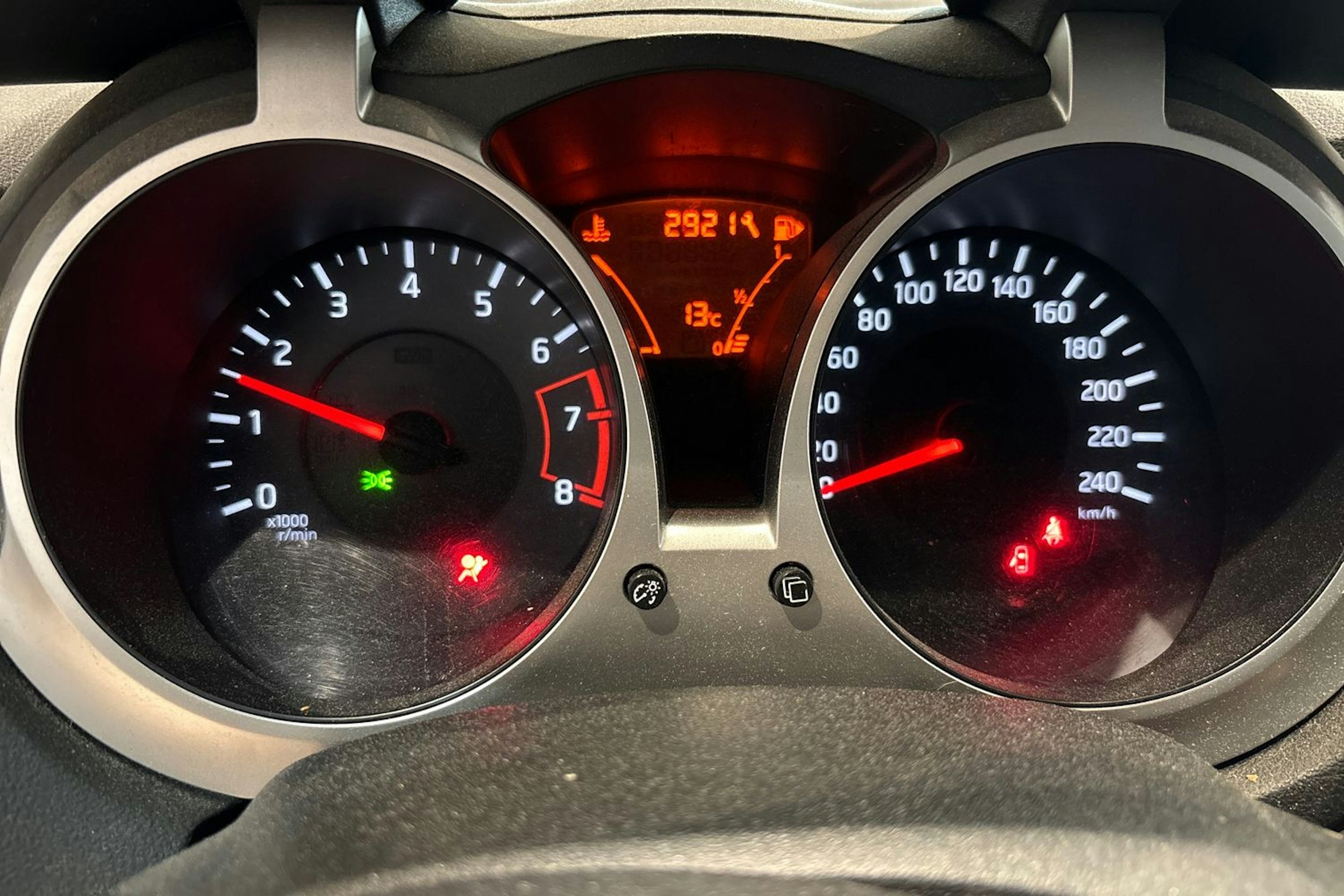 Musta Nissan Juke 2011 kuva 14.