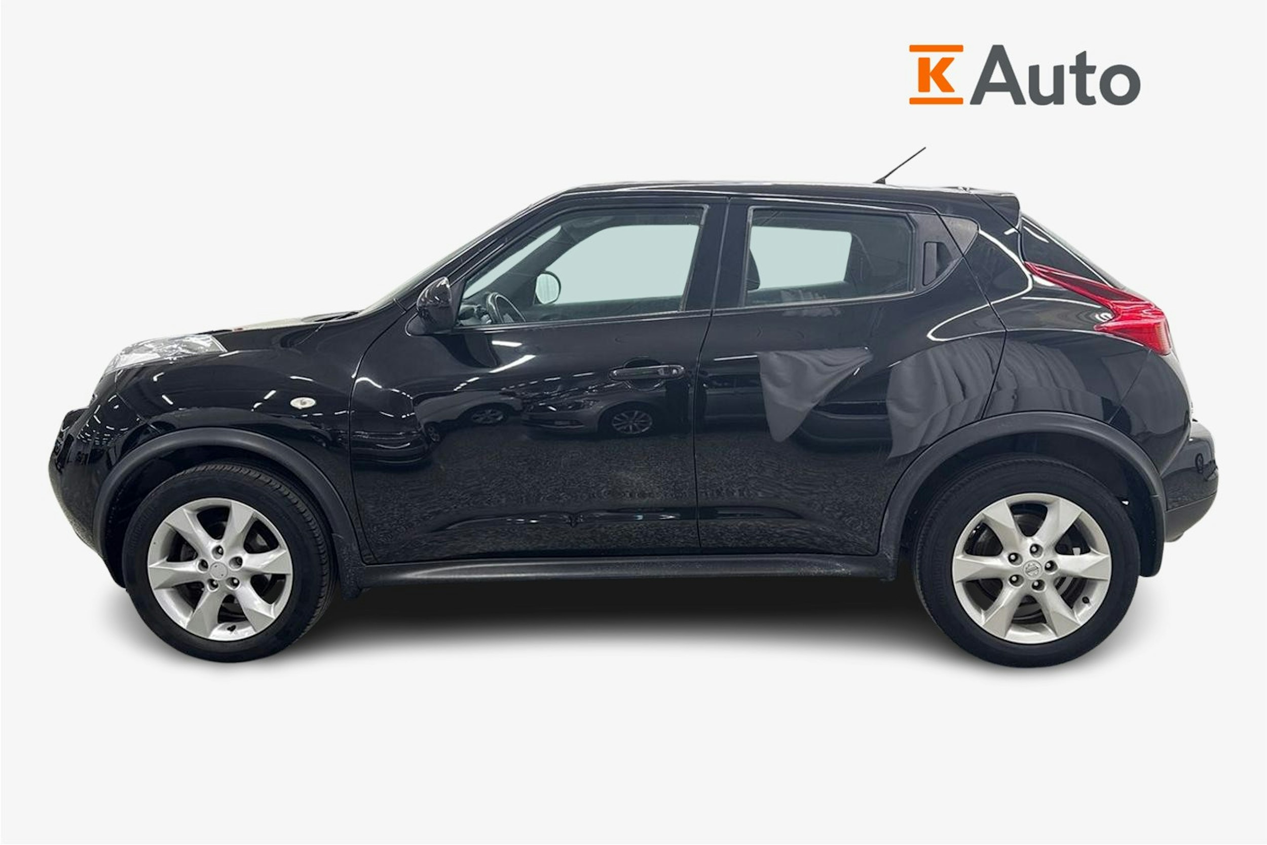 Musta Nissan Juke 2011 kuva 6.