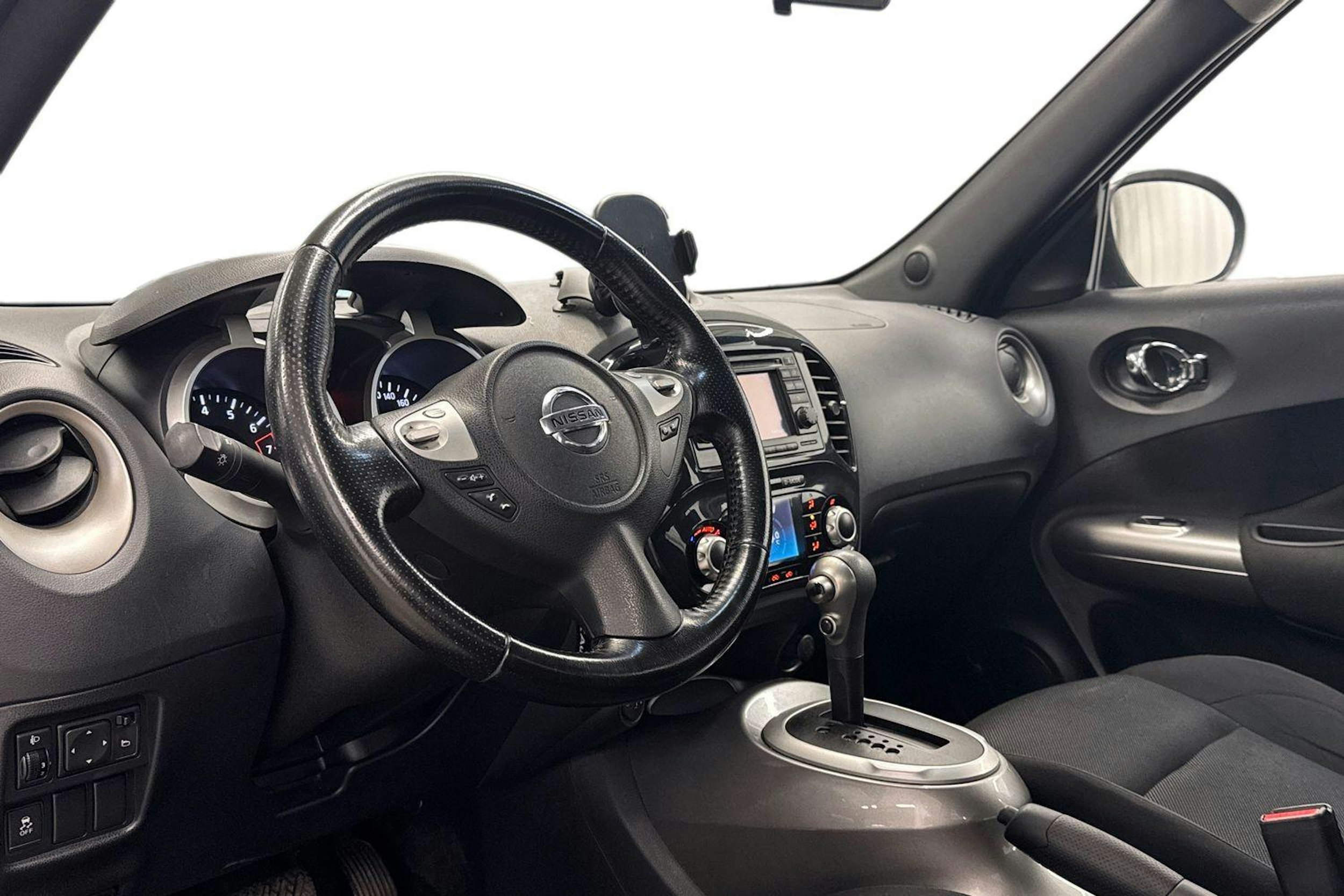 Musta Nissan Juke 2011 kuva 7.