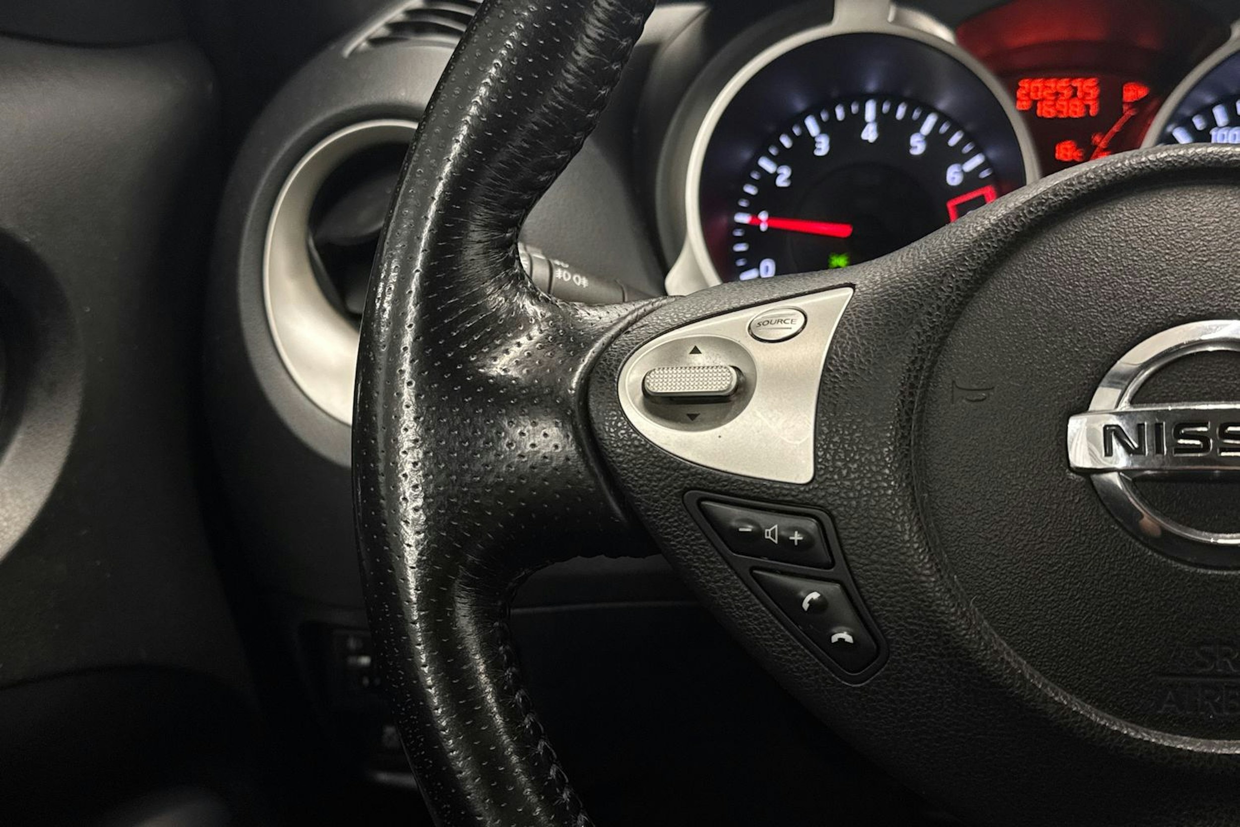 Musta Nissan Juke 2011 kuva 15.