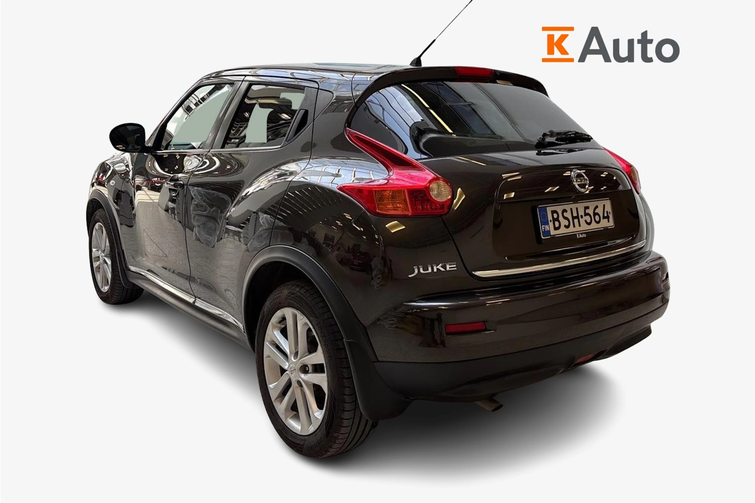 Ruskea (beige) Nissan Juke 2012 kuva 2.