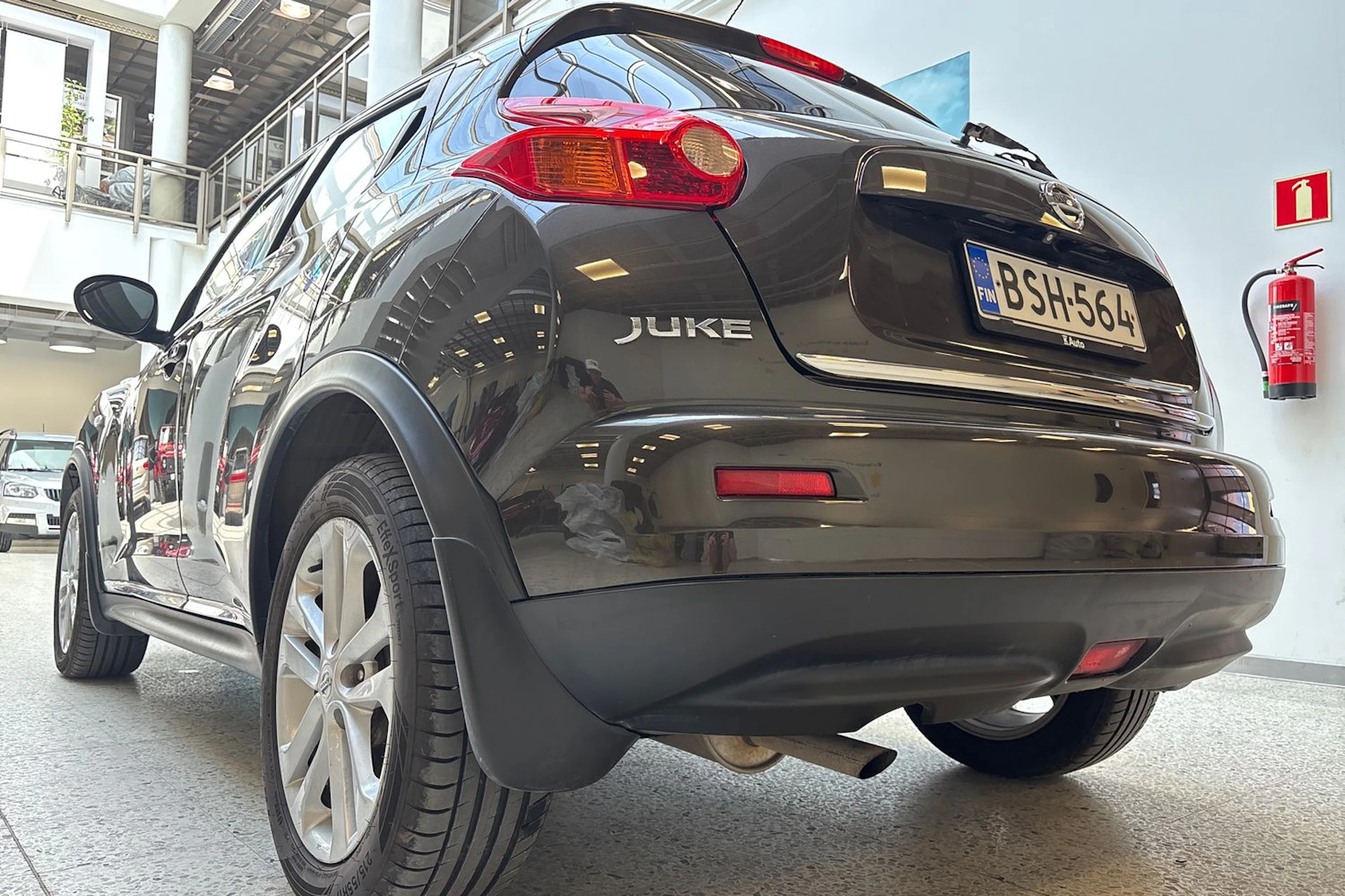 Ruskea (beige) Nissan Juke 2012 kuva 12.
