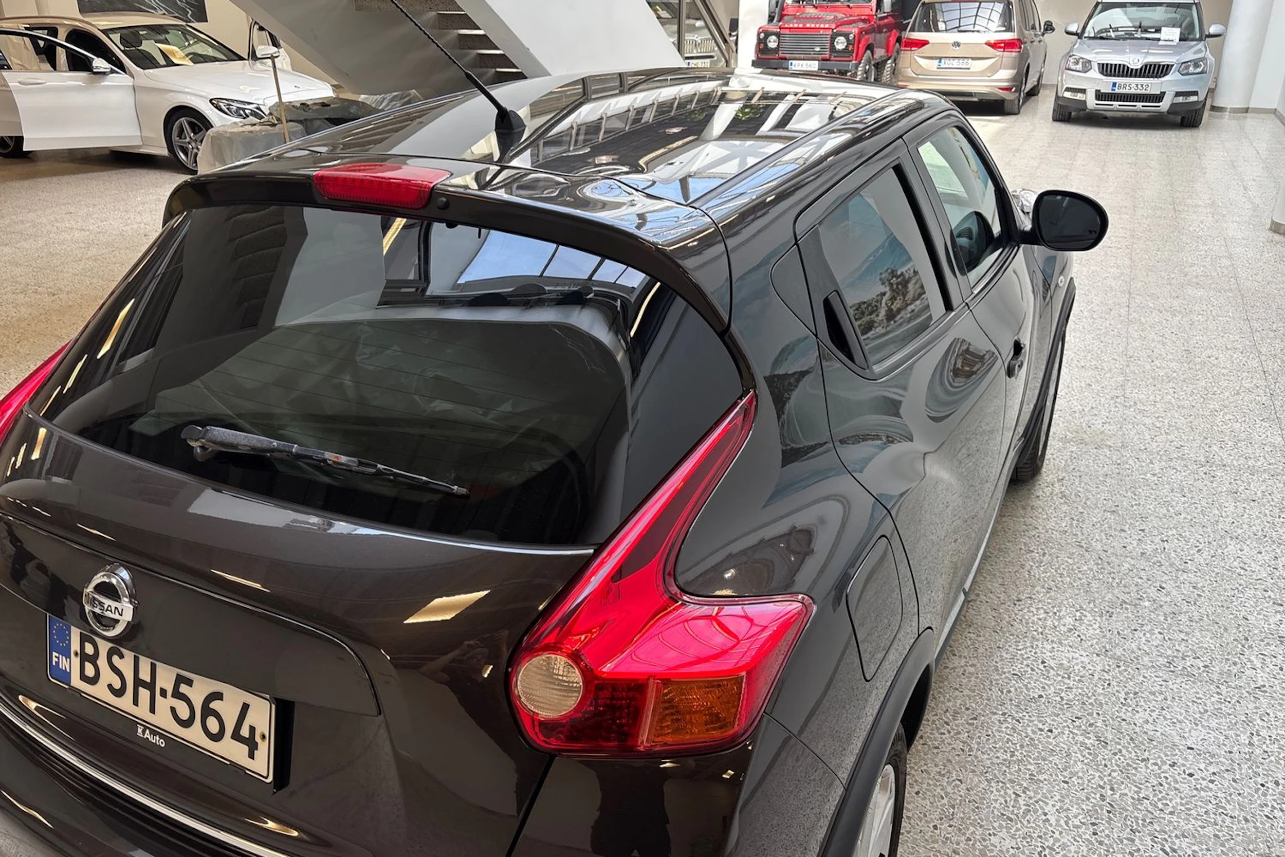 Ruskea (beige) Nissan Juke 2012 kuva 13.